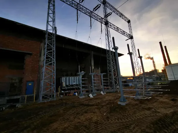 Elektroenergetyka. Konstrukcja pod ograniczniki przepięć pod głowice kablowe WN.